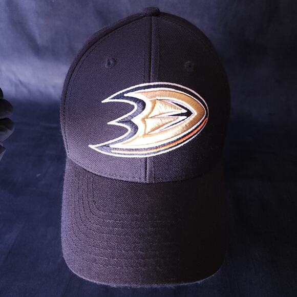Anaheim Ducks Logo '47 Brand Clean Up Black Adjustable Strapback NHL Dad Hat Cap - Picture 2 of 8